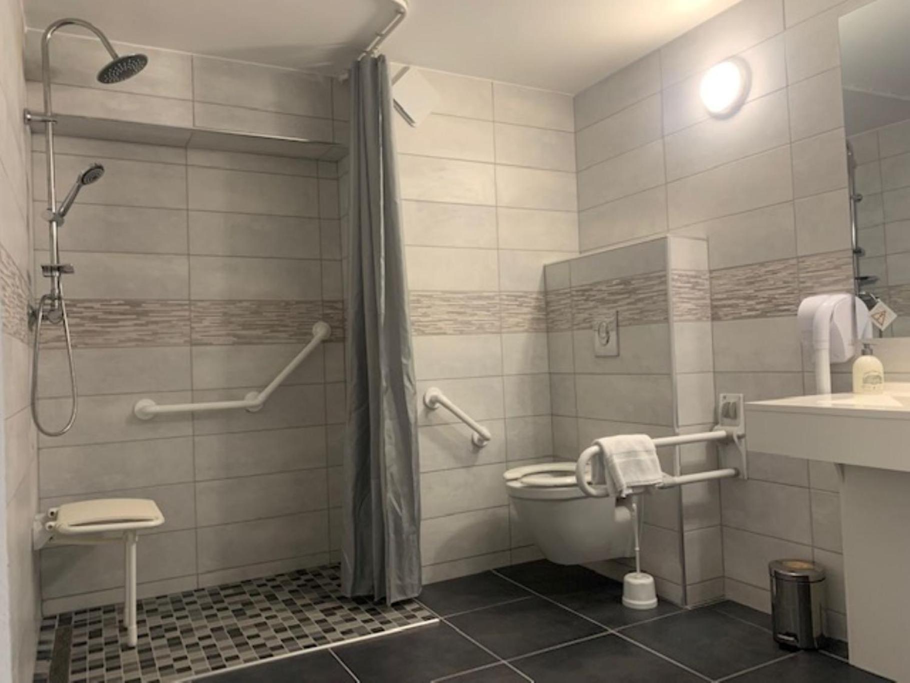 Val Hotel Montbeliard Sud Valentigney Exterior photo